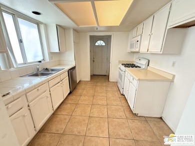 Rare opportunity to own a vacant triplex at 29395 Avenida La Paz - photo 29