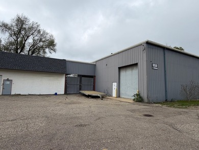 A 9,569 s.f. Industrial Building sitting on .59 acres. 6,400 s.f - photo 4