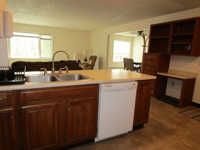 Well maintained 10,836 square foot 8-plex. Seven 2-bedroom units - photo 15