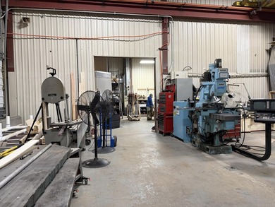 A 9,569 s.f. Industrial Building sitting on .59 acres. 6,400 s.f - photo 6