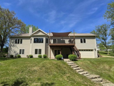Lake Home Sale Pending in Apple River, Illinois