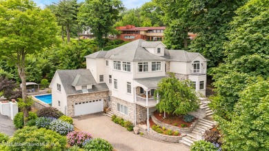 Welcome to 437 Lighthouse Ave! Exceptional custom-built luxury - photo 2