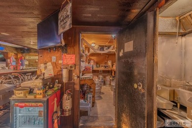 Looking to own a thriving local business? Come explore Pockets - photo 31