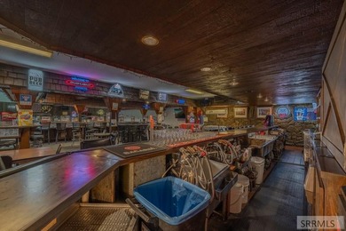 Looking to own a thriving local business? Come explore Pockets - photo 33
