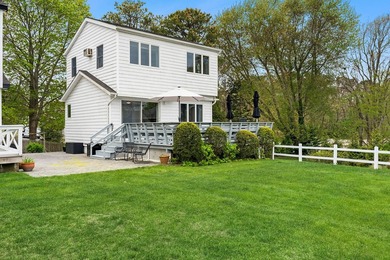 This unique compound is comprised of four detached homes on a .6 - photo 4