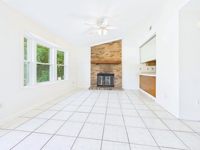 This corner-lot townhouse sits just off Park Ave with easy - photo 5