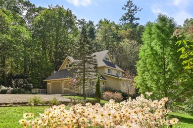 Lake Sequoyah Home For Sale in Highlands North Carolina