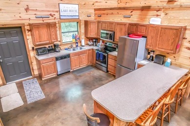 Your dream lodge at Sam Rayburn. This 7 bedroom 2 bath - photo 15