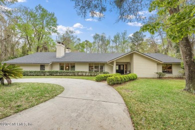 Lakes at Deerwood Country Club Home Sale Pending in Jacksonville Florida