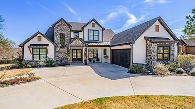 Lake Granbury Home For Sale in De Cordova Texas