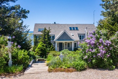 Wellfleet's finest waterfront location paired with an immaculate - photo 4