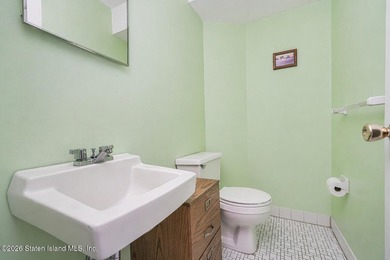 Discover this spacious tri-level townhouse situated on a quiet - photo 4