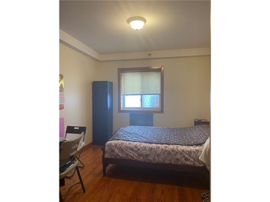Move-in ready 2-bedroom, 1-bathroom condo right on the Gravesend - photo 6