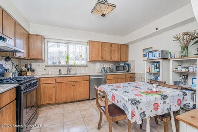 Discover this spacious tri-level townhouse situated on a quiet - photo 6