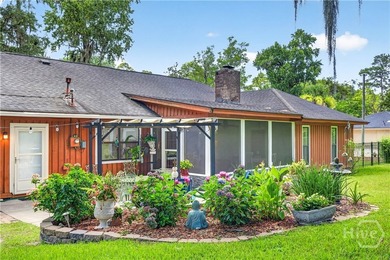 Picture yourself relaxing on your screened porch or patio - photo 34