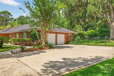 Picture yourself relaxing on your screened porch or patio - photo 38