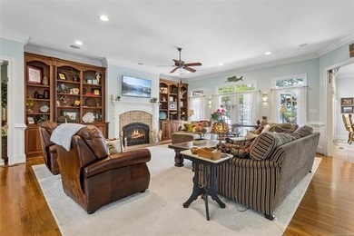 Experience luxury waterfront living in this stunning oasis - photo 7