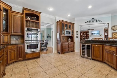 Experience luxury waterfront living in this stunning oasis - photo 10