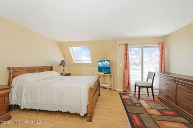 Welcome to 105 Tompkins Circle, a beautifully maintained - photo 7