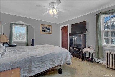 Welcome to 15 Donald Place, East Rockaway; a beautiful 3-bedroom - photo 16