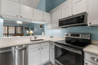 Enjoy peaceful golf course views from this 2 bedroom, 2 bath - photo 8