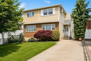 BAY TERRACE! 3 BEDROOMS! Welcome to this beautifully maintained - photo 1