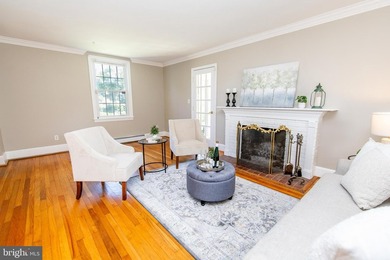 Welcome to this beautiful brick home on a quiet, dead end street - photo 3