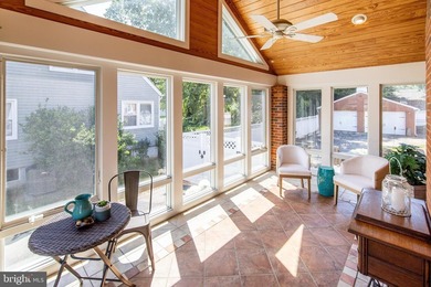 Welcome to this beautiful brick home on a quiet, dead end street - photo 6
