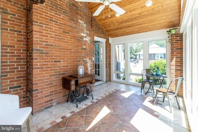 Welcome to this beautiful brick home on a quiet, dead end street - photo 8