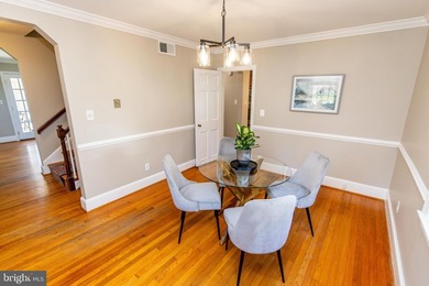 Welcome to this beautiful brick home on a quiet, dead end street - photo 9