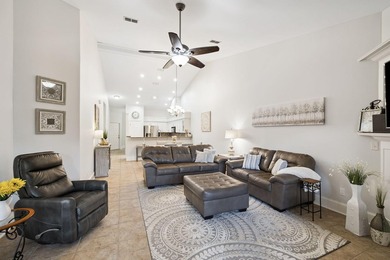 NEW HVAC! Diamond Lakes is the kind of Destin location that - photo 7