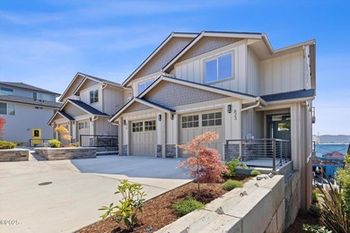 New construction in the bayfront area of Newport which now - photo 3