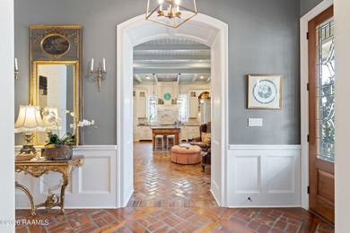 If you admire homes with New Orleans influences, you will - photo 4