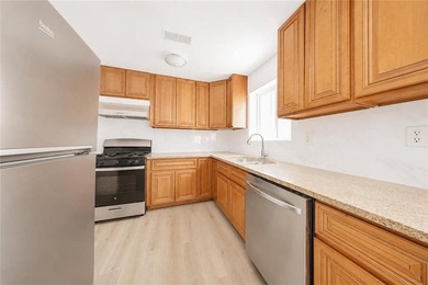 This well-maintained single-family attached property in Midland - photo 8