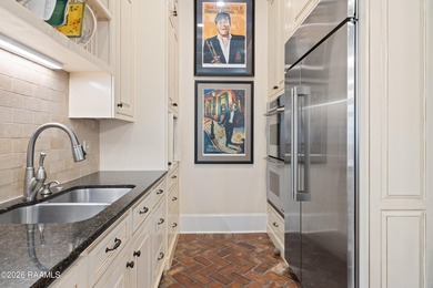 If you admire homes with New Orleans influences, you will - photo 8