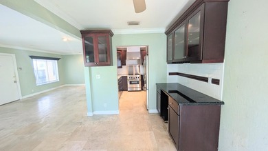 Great opportunity to own a 2-bedroom, 2-bath home in a highly - photo 6