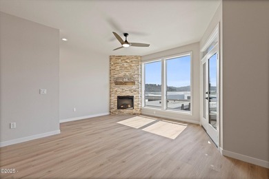New construction in the bayfront area of Newport which now - photo 9