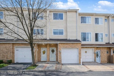 Spacious 2-bedroom townhome located in the desirable Rossville - photo 2