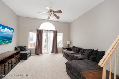 Spacious 2-bedroom townhome located in the desirable Rossville - photo 4