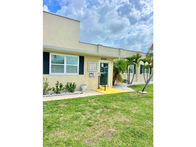 Welcome home to your very own 2 bedroom, 1 bath waterfront - photo 28