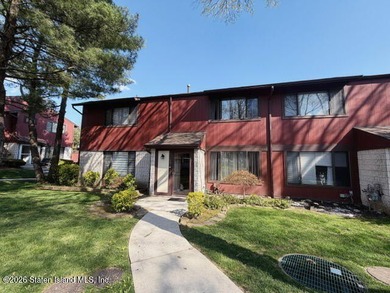 Spacious 2 bedroom 2 bath condo in the Oaks at Latourette This - photo 1