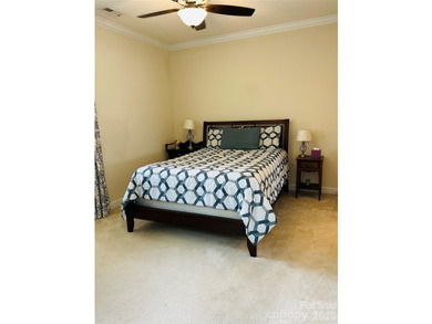 This charming 1-BR, 1 BTH all-brick end-unit in The Terraces - photo 10