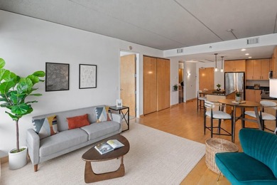 Wake up to beautiful sunrises in this bright, East-facing condo - photo 10