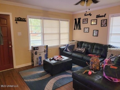 Reduced Price! Solidly-built, 1 story, Brick Home in East - photo 11
