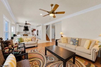 Luxury, privacy, and exceptional indoor-outdoor living define - photo 12