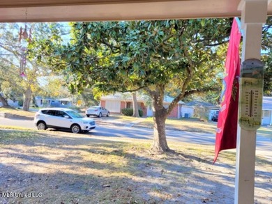 Reduced Price! Solidly-built, 1 story, Brick Home in East - photo 12