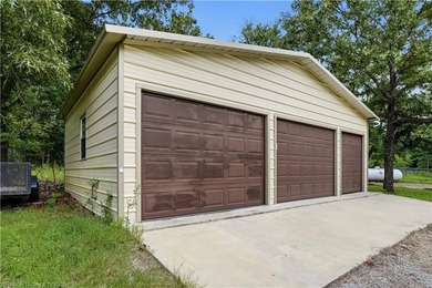 Only a few miles to Burnt Cabin Marina! Beautiful home secluded - photo 46