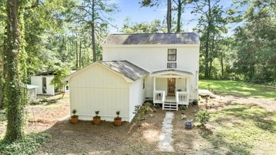 Welcome to this gorgeous 4-bedroom, 2-bath lakefront home - photo 5