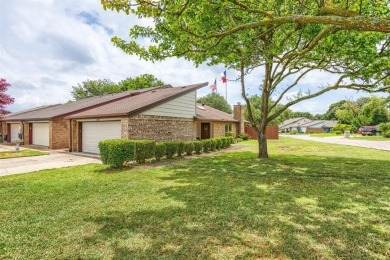Lake Townhome/Townhouse For Sale in Rowlett, Texas