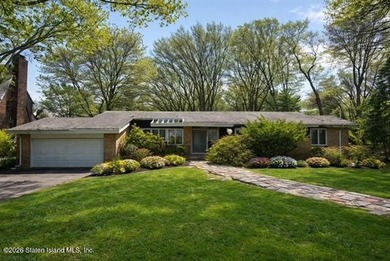 Package deal available - a rare opportunity in one of Staten - photo 1